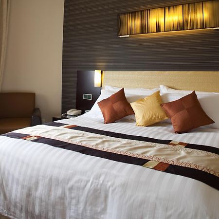 Hotel Royal Queens Singapore Room photo