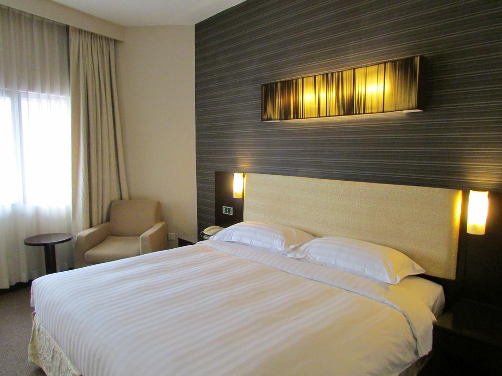 Hotel Royal Queens Singapore Exterior photo